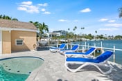 Walk to Beach, Heated Salt Pool, Family Friendly