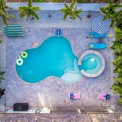 Steps to Beach, Heated Pool, Hot Tub, Shuffleboard