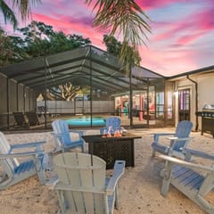 2 MI to IMG | Heated Pool | Fire Pit | Game Room
