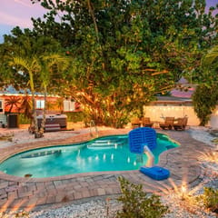 7 MI to AMI | Pool, Hot Tub, Game Room, Fire Pit