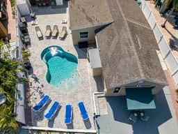 Walk to Beach, Heated Salt Pool, Family Friendly