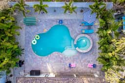 Steps to Beach, Heated Pool, Hot Tub, Shuffleboard