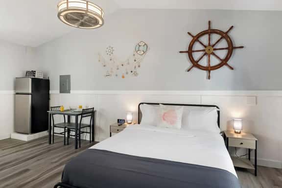 Relax & Reconnect | Heated Salt Pool + Beaches - Image 1