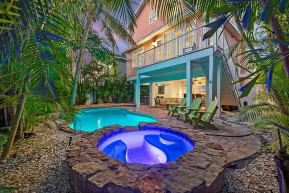 Holmes Beach 5BR | Steps to Beach, Pool + Hot Tub - Image 1