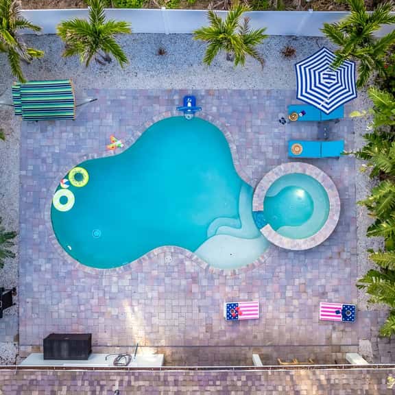 Steps to Beach, Heated Pool, Hot Tub, Shuffleboard - Image 1