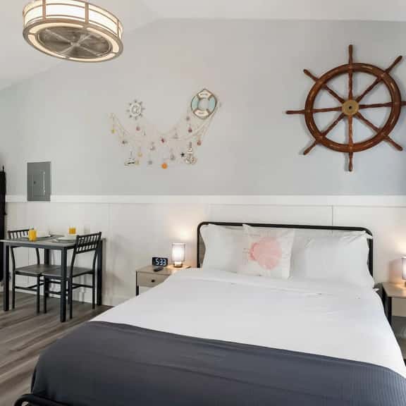Relax & Reconnect | Heated Salt Pool + Beaches - Image 1