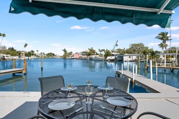 Walk to Beach, Heated Salt Pool, Family Friendly