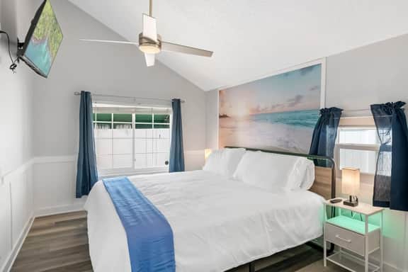 Walk to Beach, Heated Salt Pool, Family Friendly