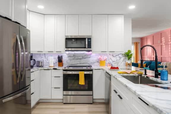 2 mi to IMG | Pool, Hot Tub, Game Room, Mini Golf