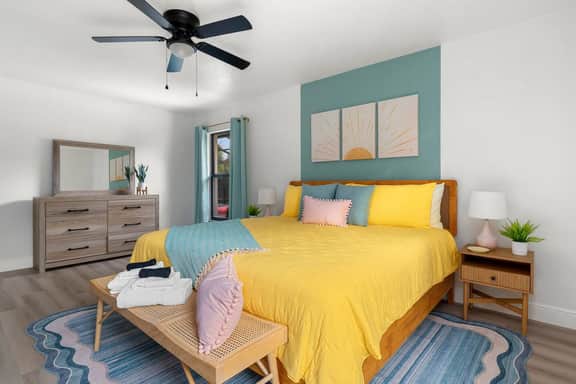 2 mi to IMG | Pool, Hot Tub, Game Room, Mini Golf