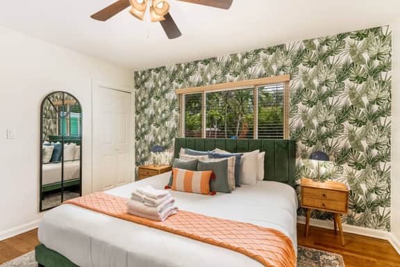 7 MI to AMI | Pool, Hot Tub, Game Room, Fire Pit - Image 3