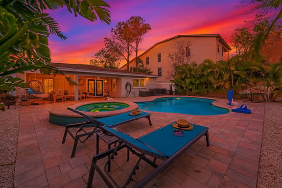 Steps to Beach, Heated Pool, Hot Tub, Shuffleboard